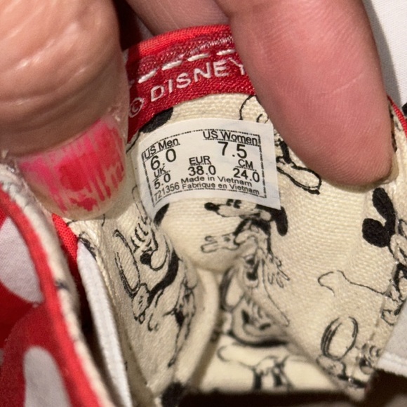 Disney X Vans Minnie Mouse Bow Vans - Picture 9 of 13